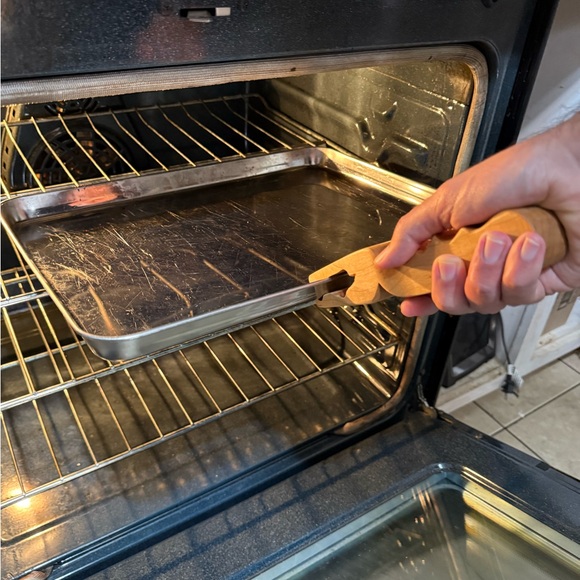 Hottie Handle - Wooden - Picture 3 of 6